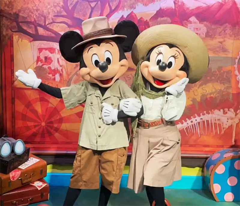 Mickey e Minnie juntos no Animal Kingdom