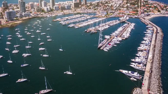 Azul inicia voos diretos entre Campinas e Punta del Este durante a alta temporada