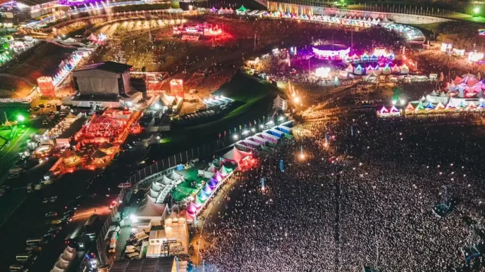 Lollapalooza Brasil 2025: Festival terá transporte público 24 horas