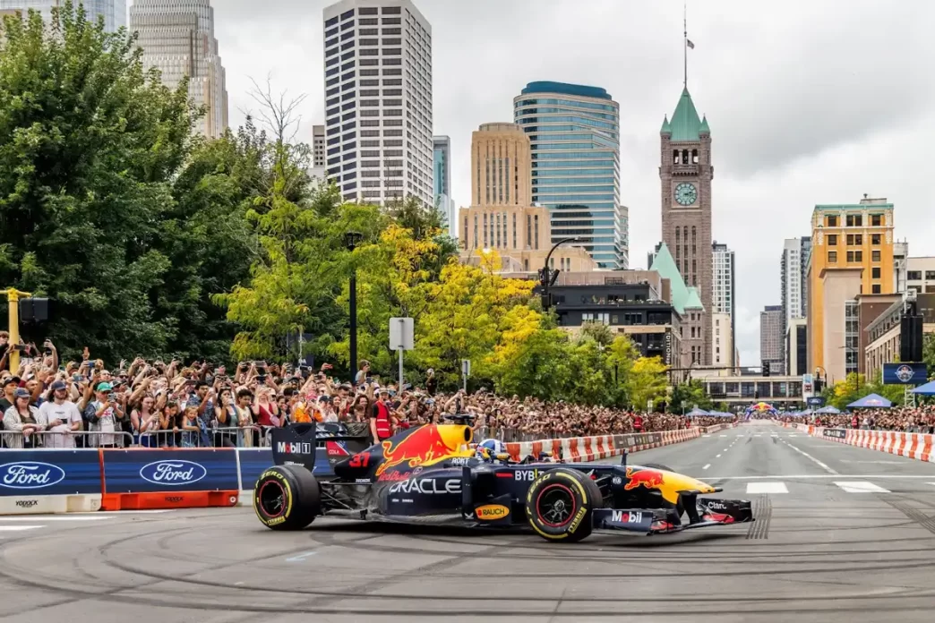 Red Bull Showrun chega ao Brasil e traz icônico carro de Fórmula 1