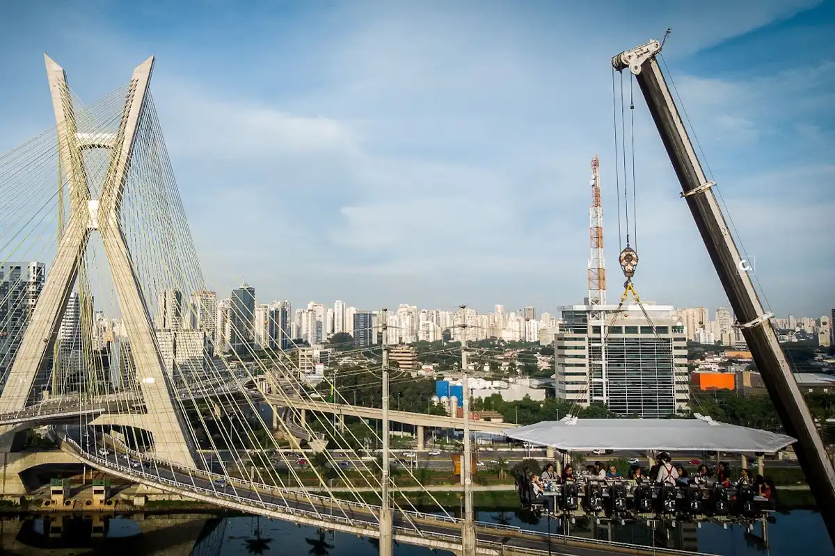 Dinner in the Sky 2025 chega ao Parque Villa Lobos em São Paulo