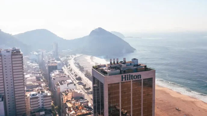 Hotéis Hilton preparam estadias especiais para eventos no Rio de Janeiro em 2025