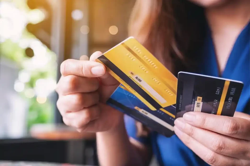 Vai viajar para fora? Veja o que muda no IOF de cartão de crédito e gastos no exterior
