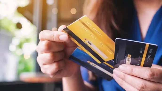Vai viajar para fora? Veja o que muda no IOF de cartão de crédito e gastos no exterior