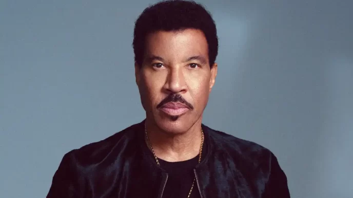 Lionel Richie é anunciado no The Town 2025. Venda geral de ingressos inicia em 27/05.
