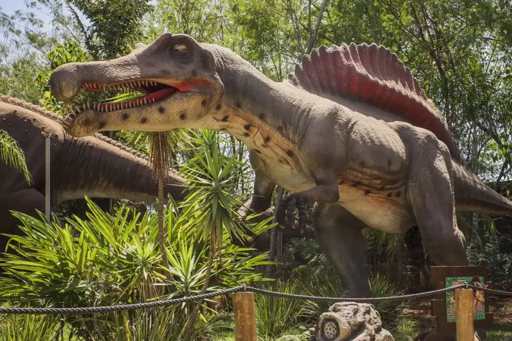 Vale dos Dinossauros em Olímpia: Veja as estrelas de Jurassic World de perto
