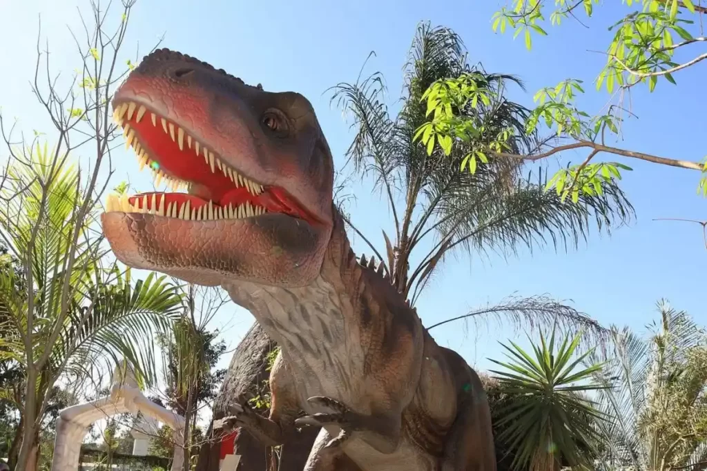 Vale dos Dinossauros em Olímpia: Veja as estrelas de Jurassic World de perto