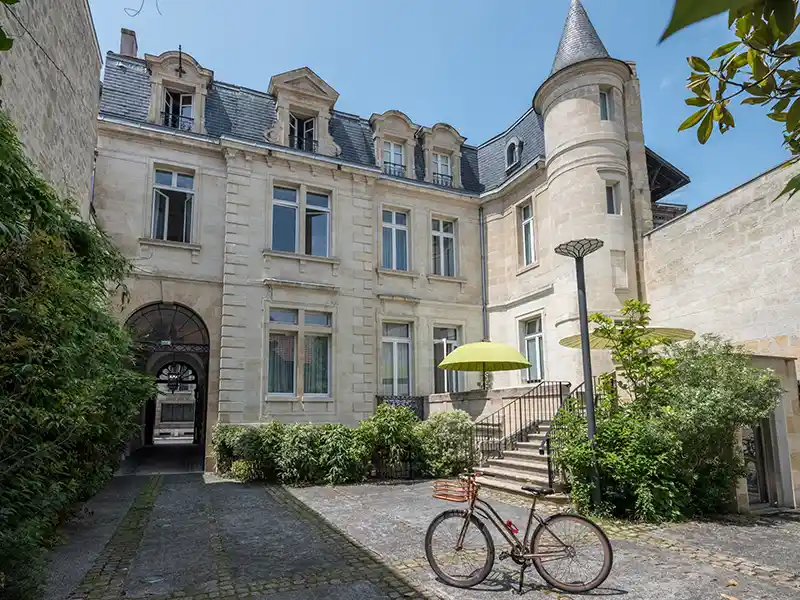 Bordeaux e Saint-Émilion: Vinhos, festivais e luxo no verão francês