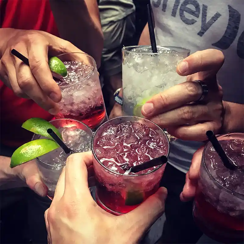 5 bares LGBTQIA+ para aproveitar a noite em Washington, DC