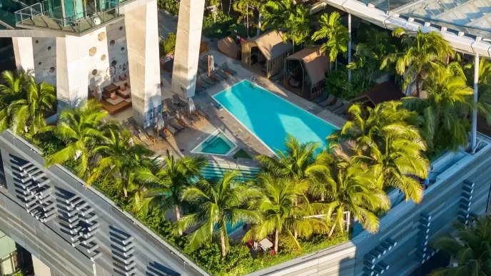 EAST Miami: 9 anos redefinindo o luxo com inovação, gastronomia e lifestyle